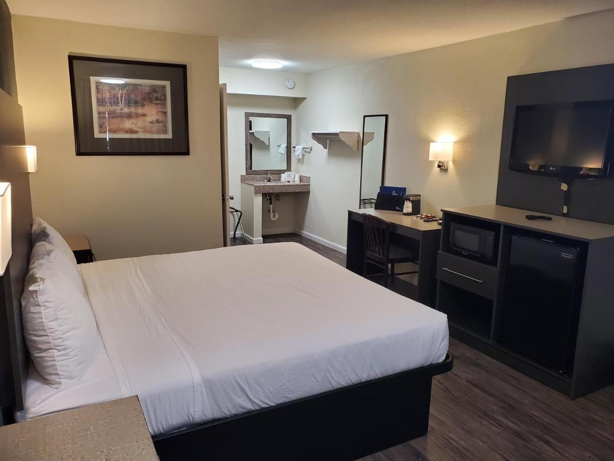 Days By Wyndham Motel Lawton